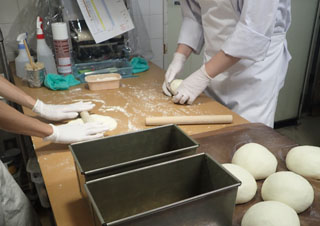 パン製造の様子