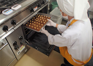 クッキー製造の様子