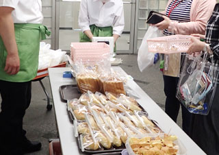 協力企業での販売会